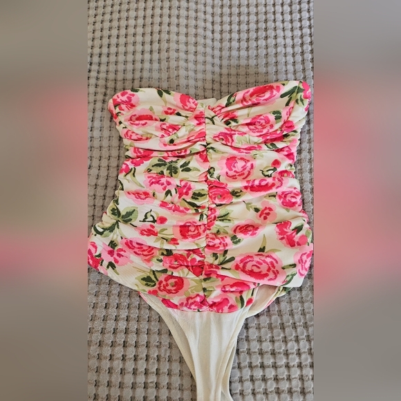 ZARA Bustier Rose Floral Strapless Bodysuit In Pink/green. Size XS - Picture 7 of 15